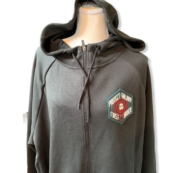 🎉Host Pick 🎉NWT DISNEY SWEATSHIRT| Galaxy’ Edge - Picture 1 of 7